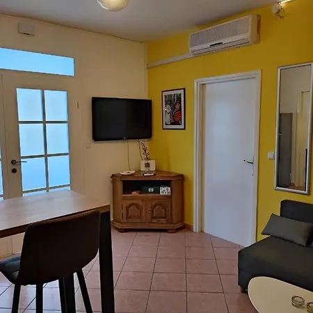 Mira Apartment